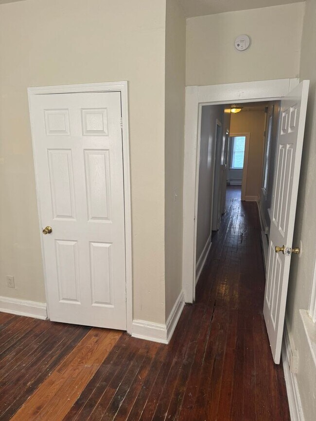 Building Photo - 20-22 Elizabeth St