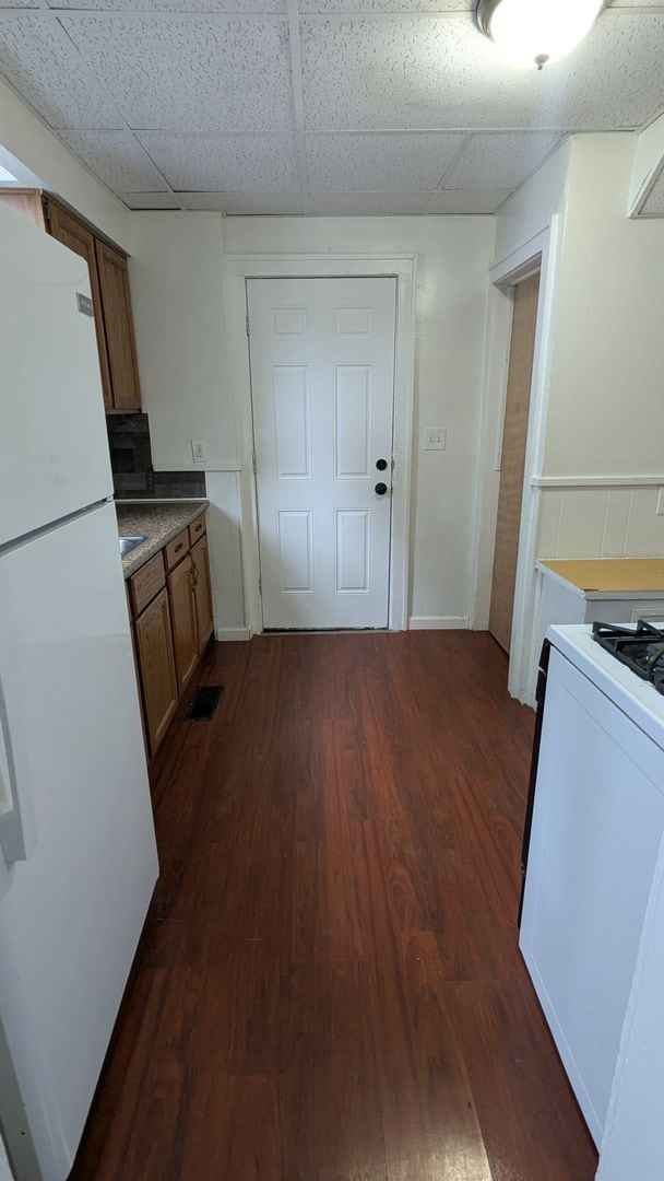 Building Photo - Charming 3-bedroom, 1-bathroom home locate...