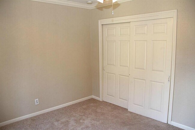 Building Photo - 1220 Ashland St