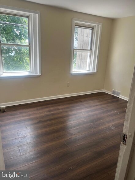 Building Photo - 405 E Rittenhouse St