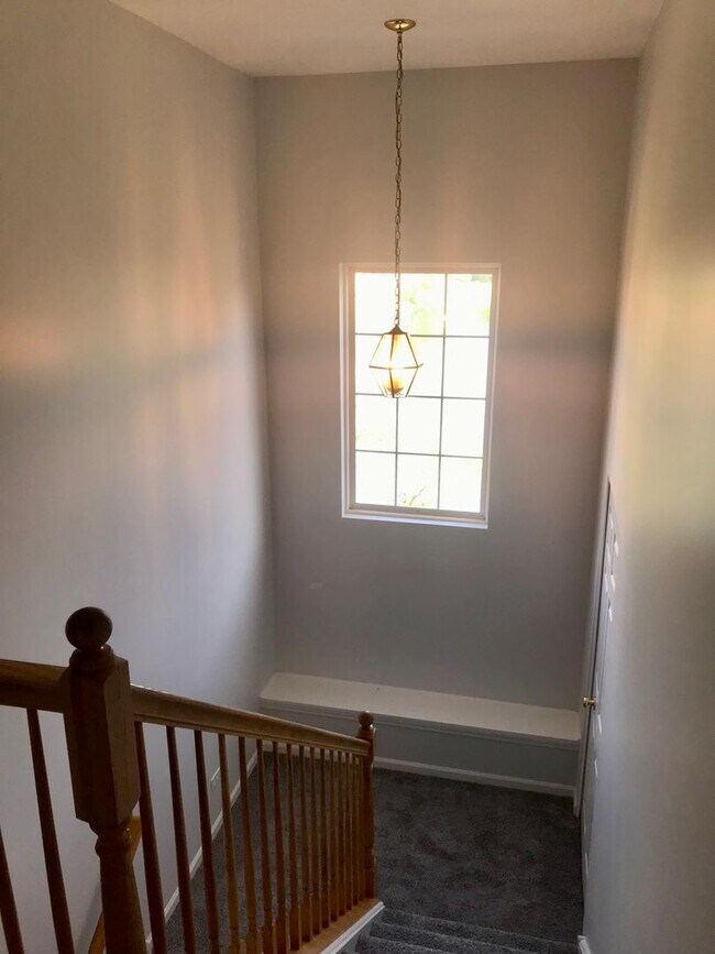 Building Photo - Waterfront, River Mill Crossings Townhome ...
