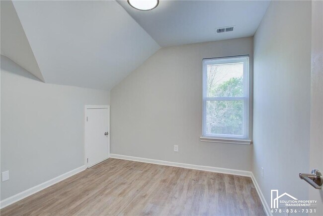 Building Photo - 1173 Arlington Ave SW