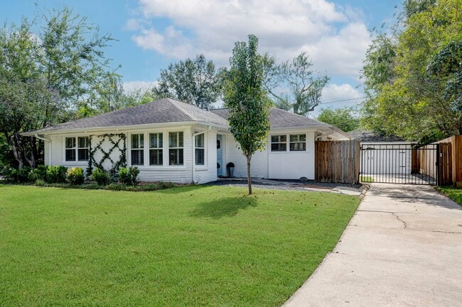 Building Photo - 3511 Broadmead Dr