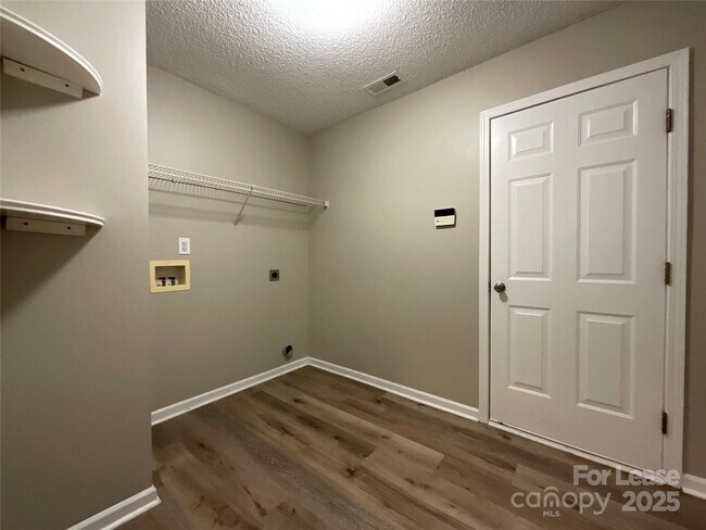 Building Photo - 13703 Shiella Caruth Dr