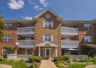 Building Photo - 6551 W School-103B