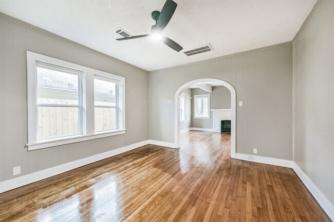 Building Photo - 2606 Oakdale St