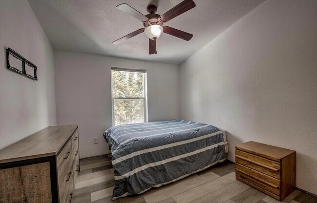 Building Photo - 492 Kimmes Ln