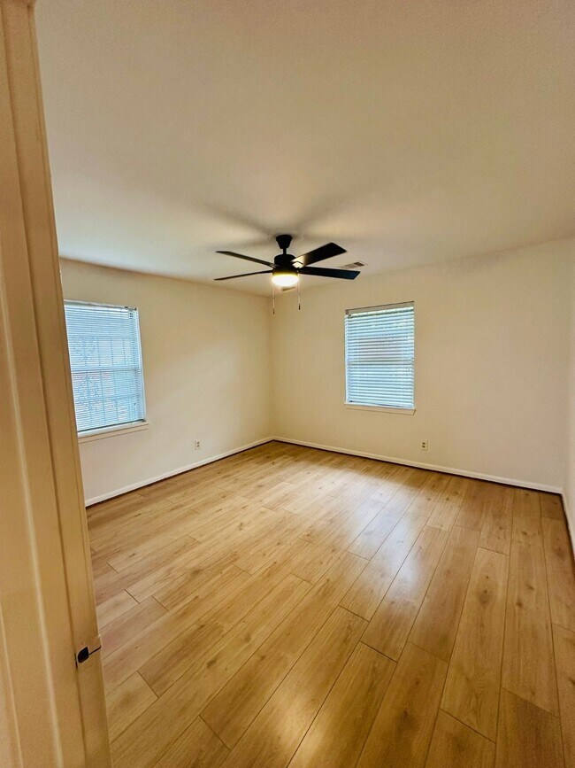 Building Photo - 4410 Billingsley St