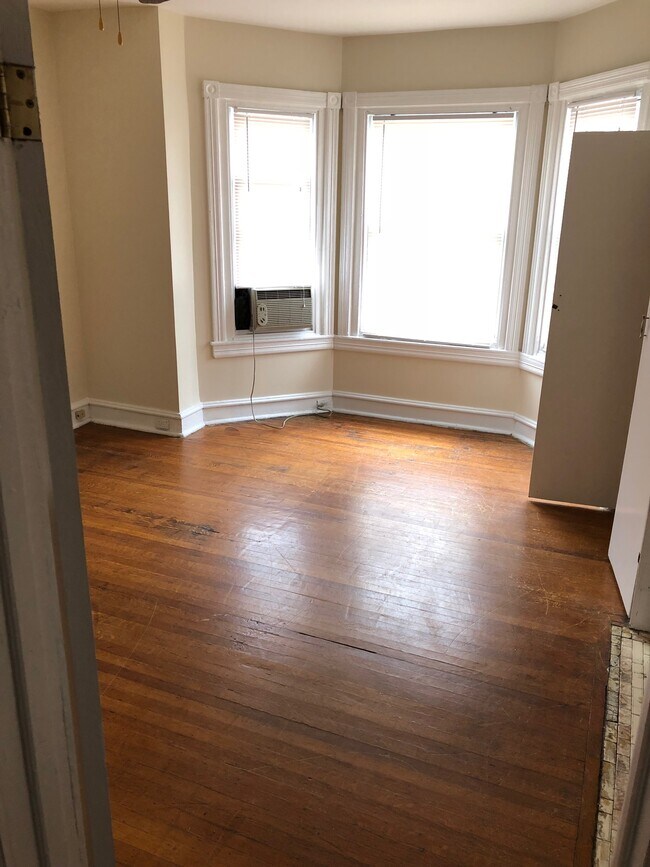 Building Photo - 147 N Paxon St