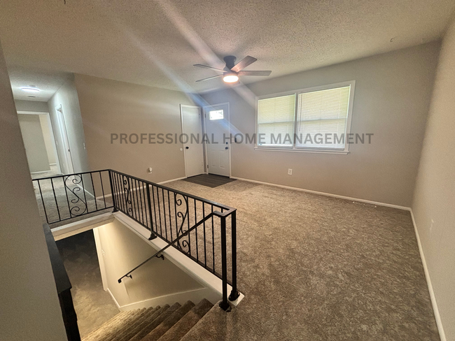 Building Photo - Beautifully remodeled 3 bedroom 1 bath!