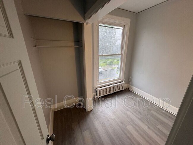 Building Photo - 184 Quail St
