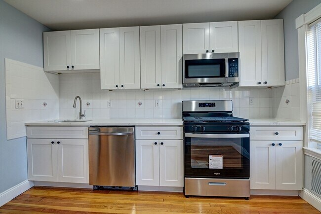 Building Photo - 88 Old Colony Ave