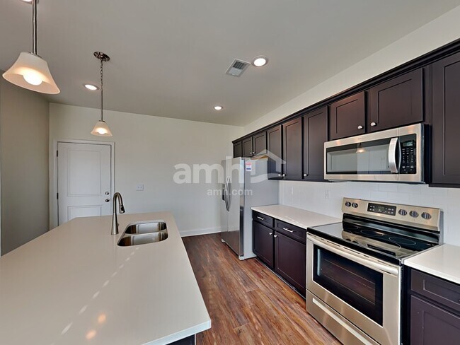 Building Photo - 95 Pecan Dr