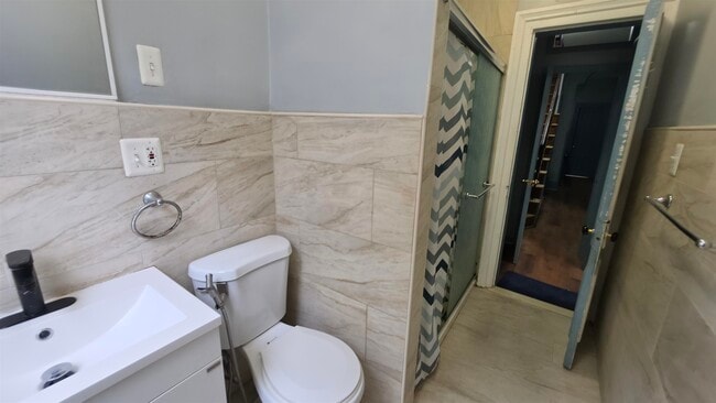 Building Photo - 23 Sherman Pl
