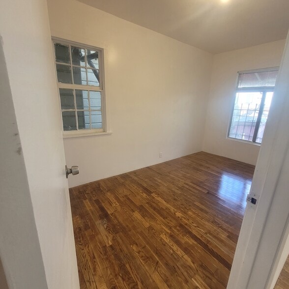 Building Photo - 914 Martin Luther King Jr Way