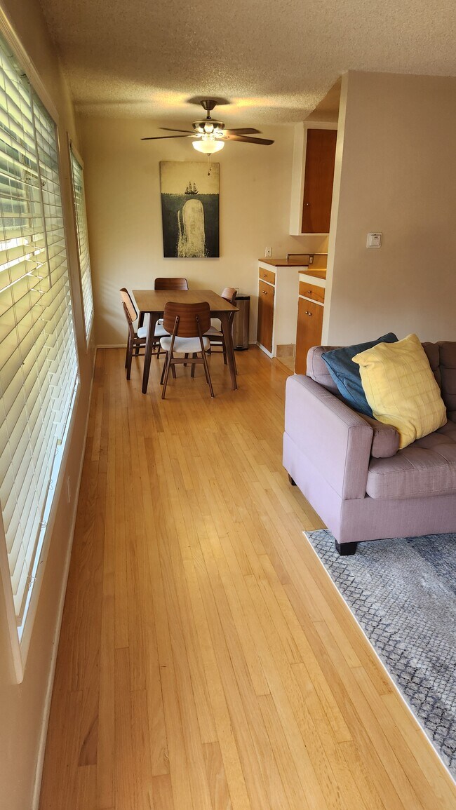 Building Photo - 2222 2nd St