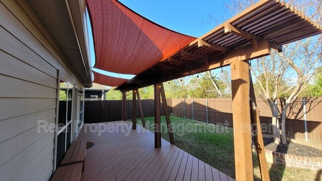 Building Photo - 812 Gray Fox Dr