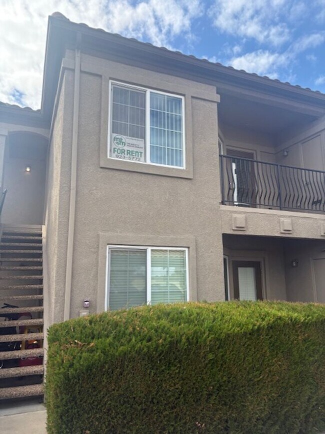 Primary Photo - 4200 E Commerce Way