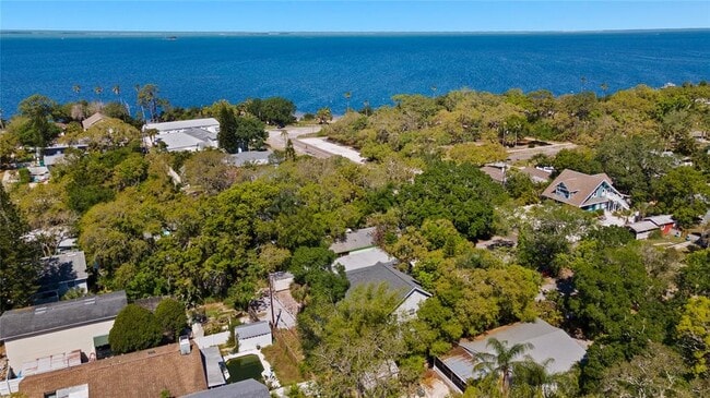 Building Photo - 515 Crystal Beach Ave