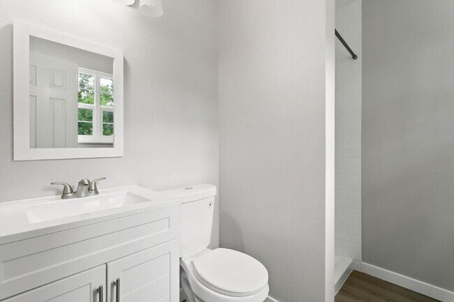 Building Photo - Freshly Renovated 4-Bedroom Home with Over...