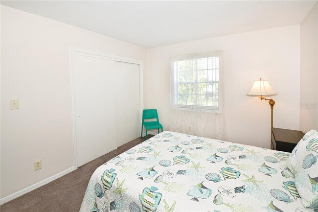 Building Photo - 204 Pompano Dr SE