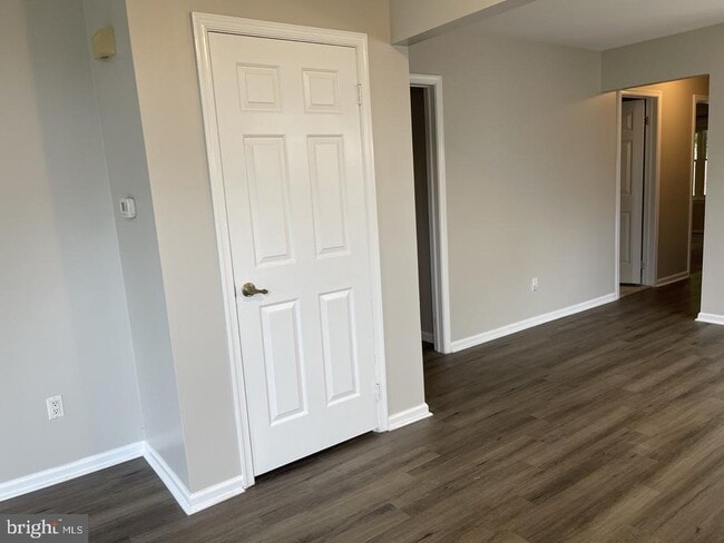 Building Photo - 294 Woods Edge Pl