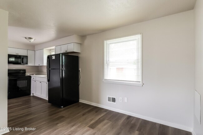 Building Photo - 5309 Pyrus Ln