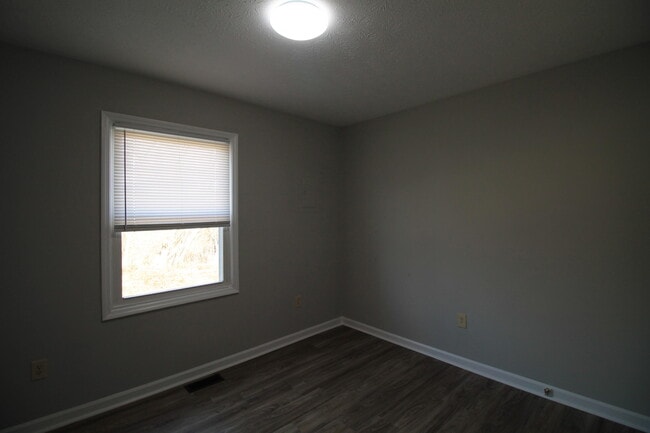 Building Photo - 124 Henry Ct