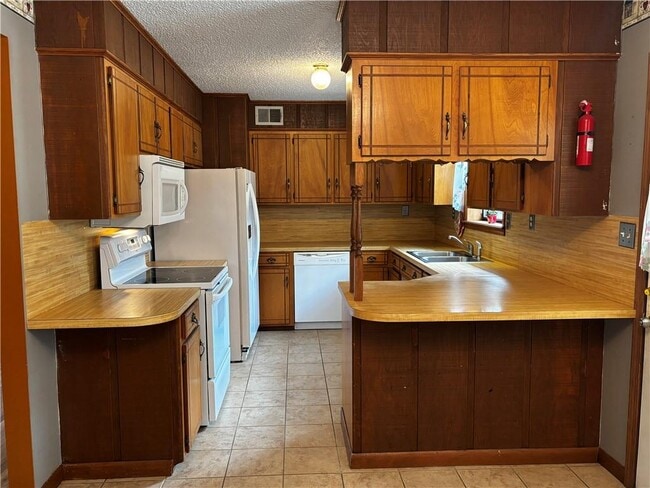 Building Photo - 6 Treva Ln