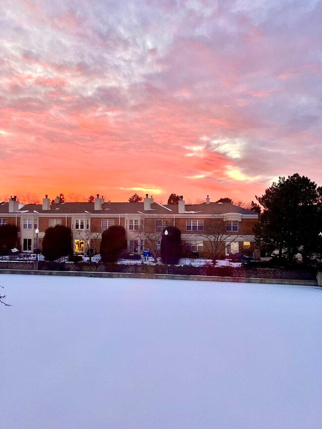 Building Photo - 362 Town Pl Cir