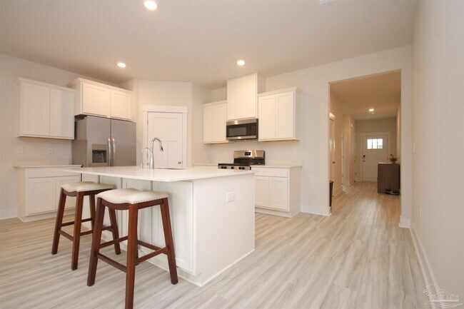 Building Photo - 5875 Sargassum Ln