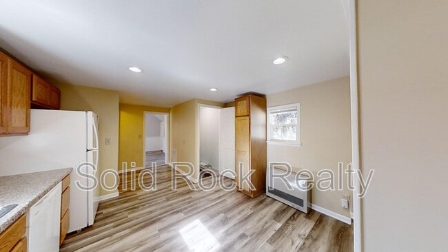 Building Photo - 811 N Wahsatch Ave