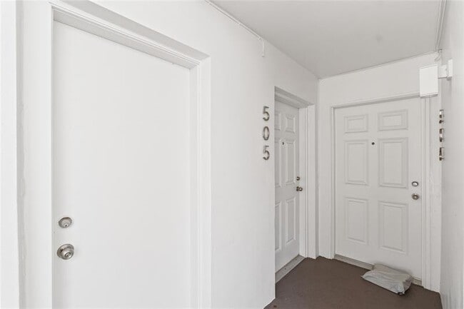 Building Photo - 1770 E Las Olas Blvd