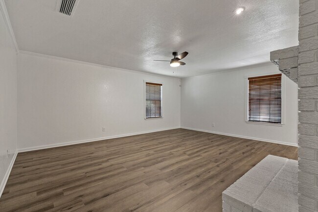 Building Photo - Excellent 3-2-2 Flower Mound Home located ...