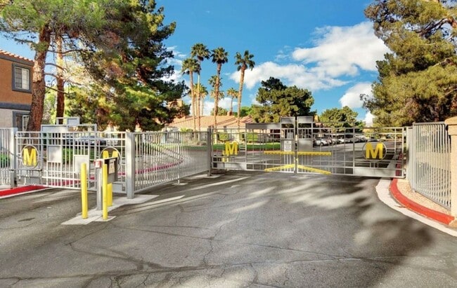 Building Photo - Beautiful Condo for Rent and Sale