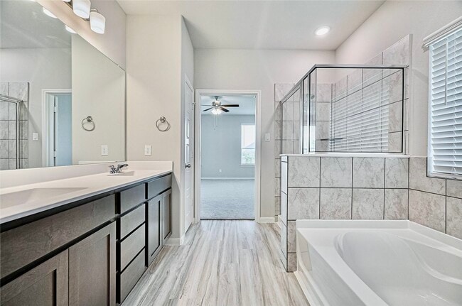 Building Photo - 27231 Blue Pool Dr