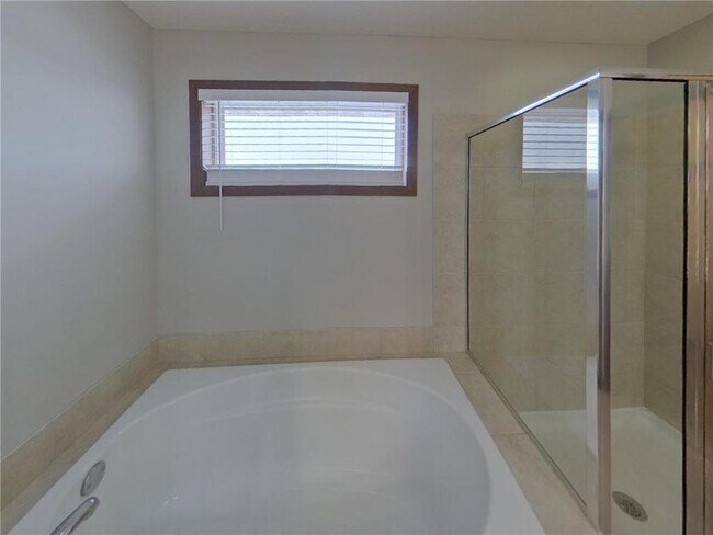 Building Photo - 1133 Rosemary Ln