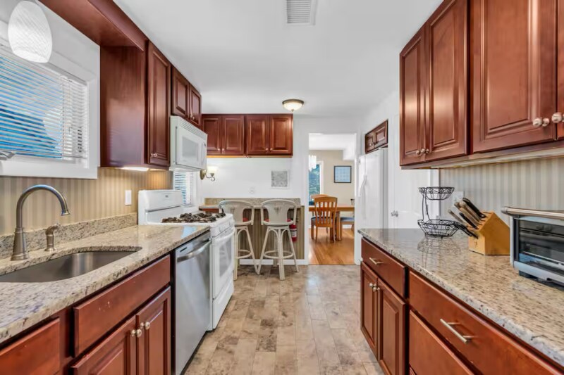 Building Photo - 127 Trenton Ave