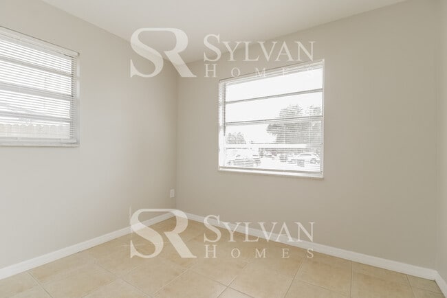 Building Photo - Updated 3 bedroom rancher!