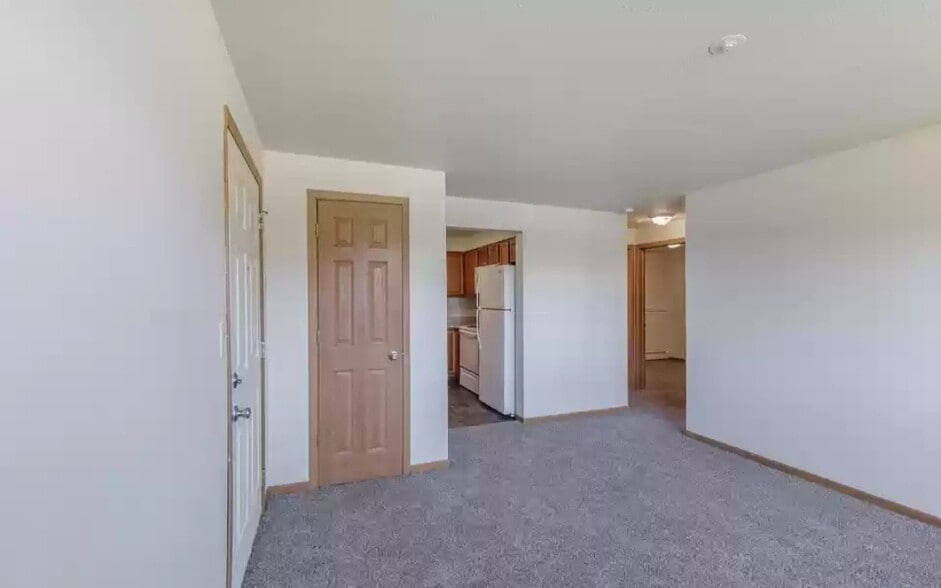 Building Photo - 1700 E 12th St