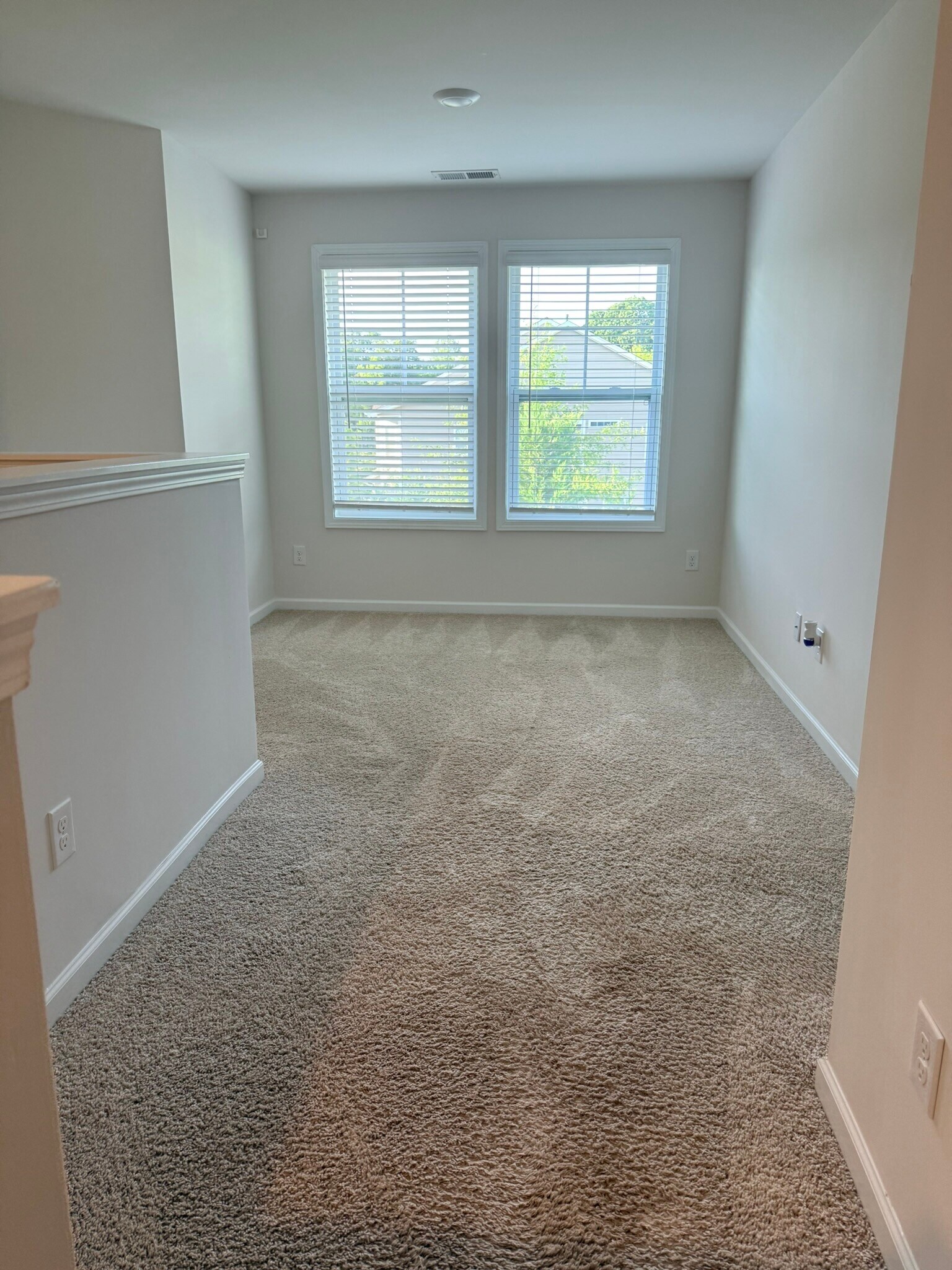 Building Photo - 726 Little Bluestem Dr