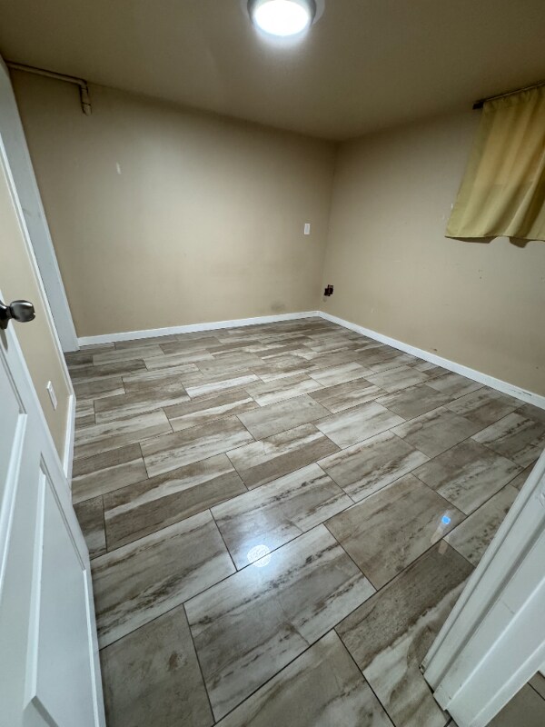 Building Photo - 810 600 W