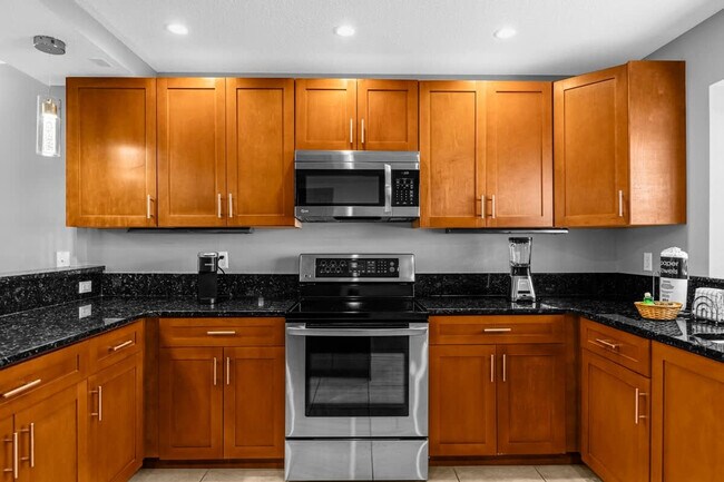 Building Photo - 14590 Damai Ln