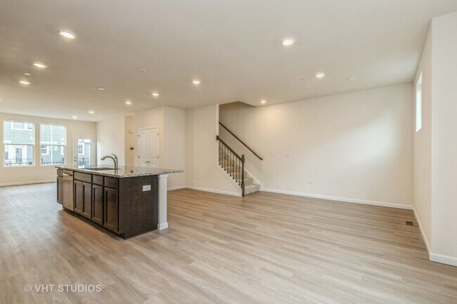 Building Photo - 155 Yorktown Ct