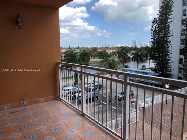 Building Photo - 2025 NE 164th St