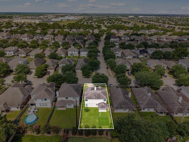 Building Photo - 6403 Applewood Forest Dr