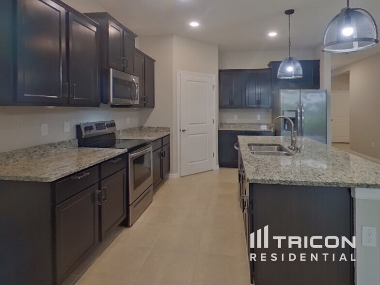 Building Photo - 17719 Garsalaso Cir