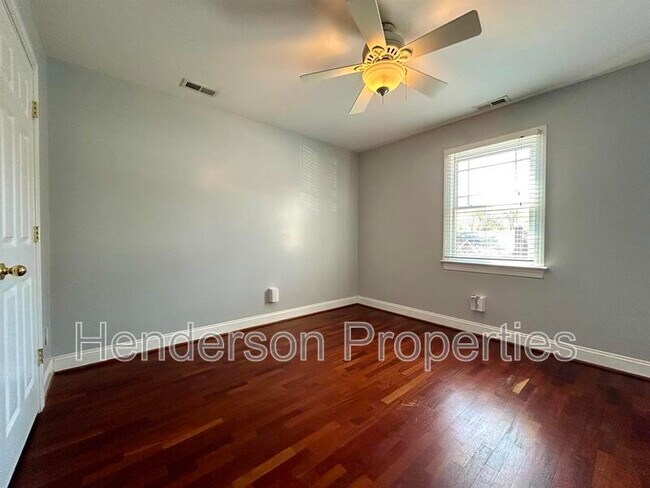 Building Photo - 2229 Chesterfield Ave