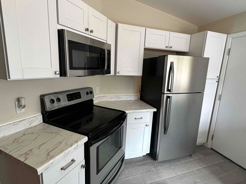 Building Photo - 2540 W Falbrook Way