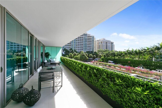 Building Photo - 360 Ocean Dr